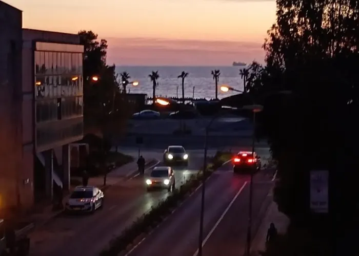 Perla Apartment 2- Seaview & Central