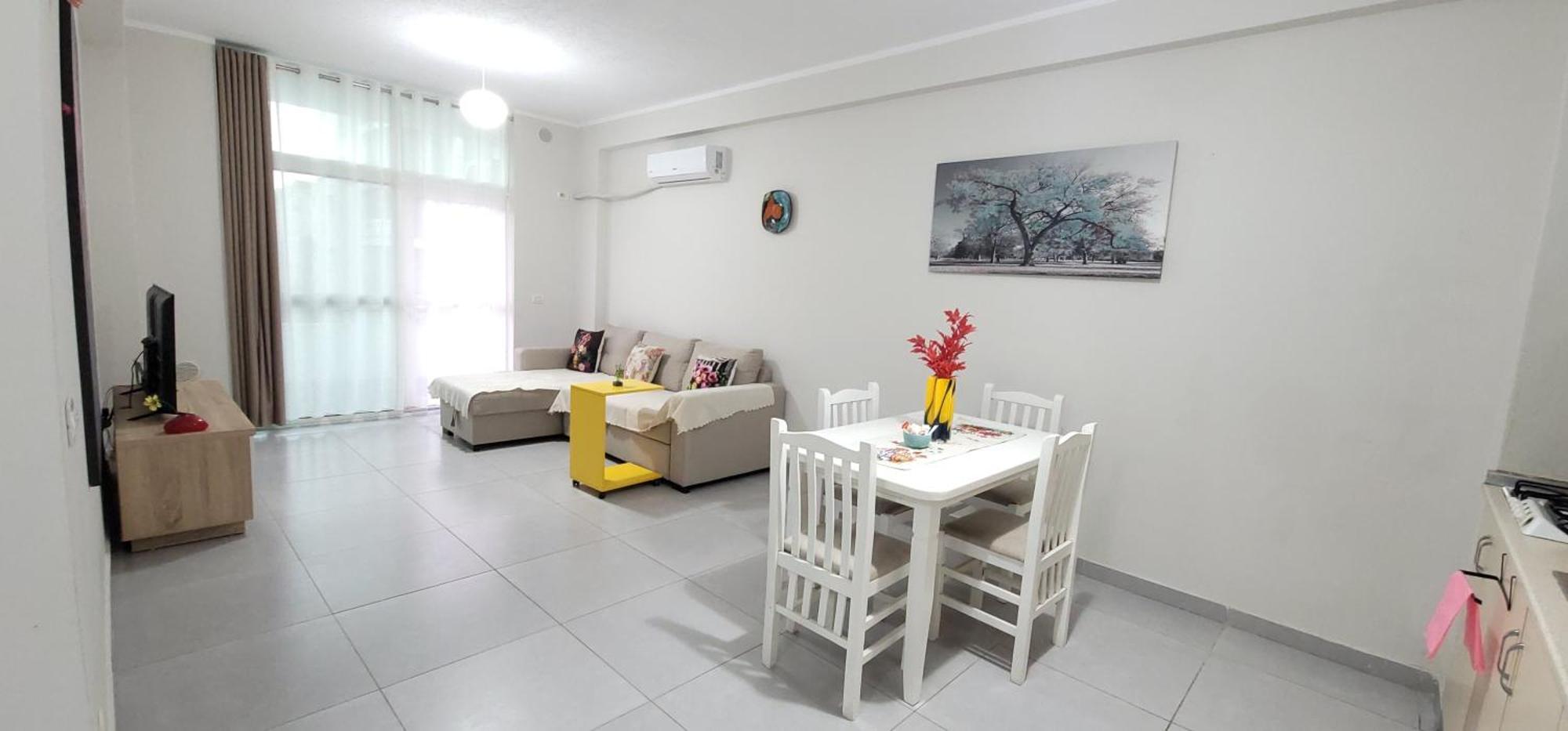 Perla Apartment 2- Seaview & Central * Golem (Tirana)