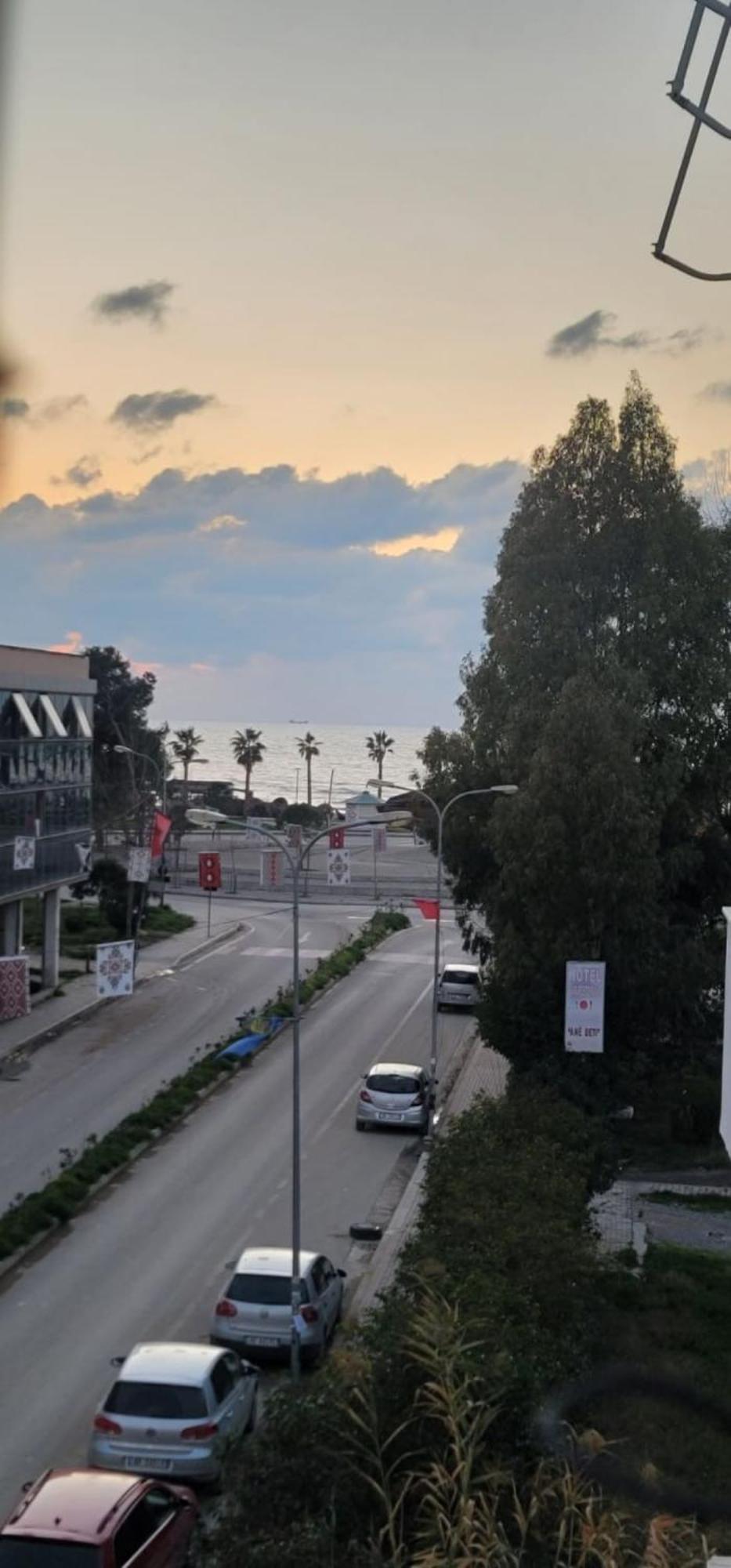 Perla Apartment 2- Seaview & Central *